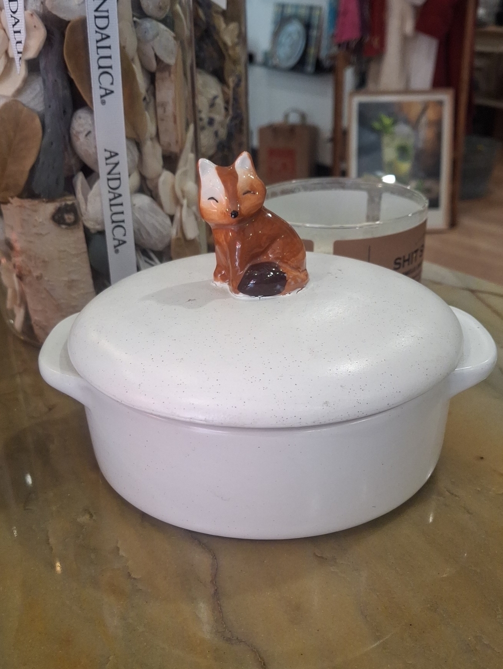 Ciroa White Ceramic Casserole with Fox Knob